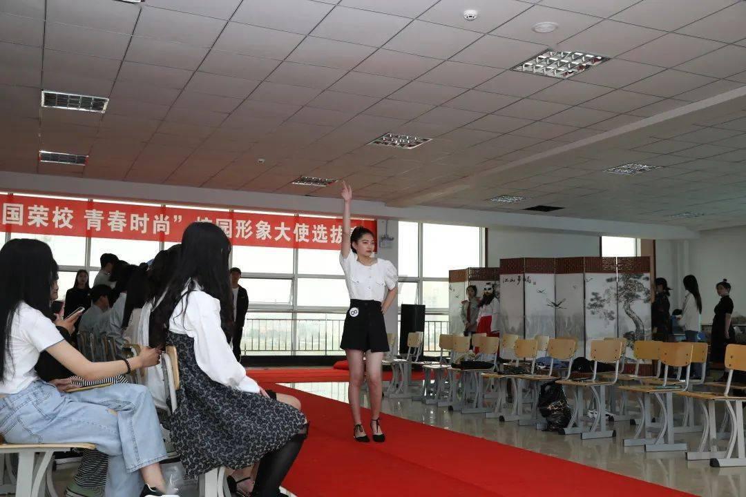 五彩斑斓的线